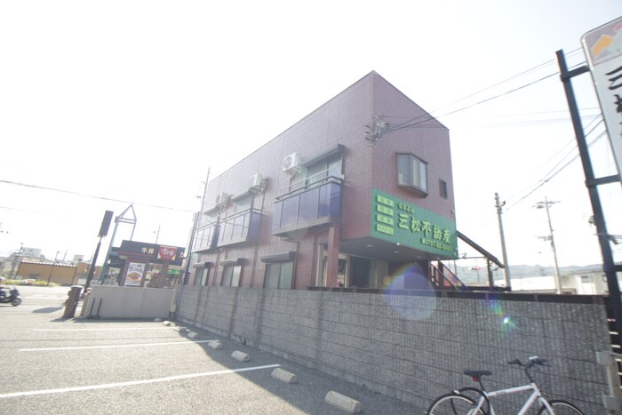 物件外観写真4　(外観写真)