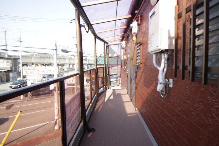 物件外観写真5　(エントランス部分)