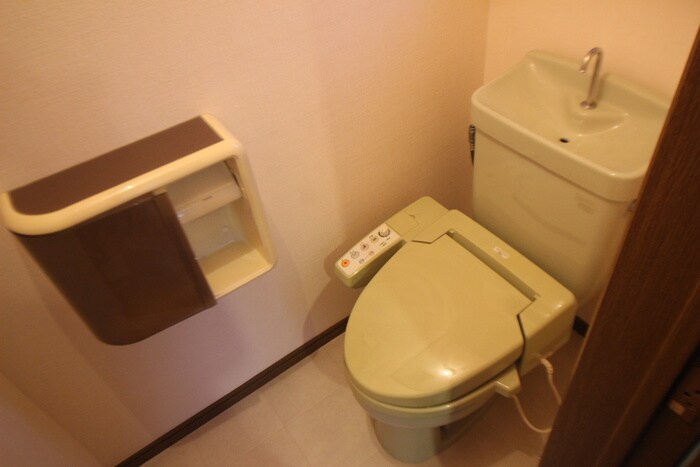 物件内観写真16　(トイレ)