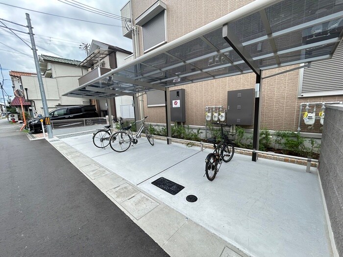 物件外観写真5　(駐輪場)