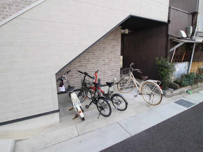 物件外観写真6　(駐輪場)