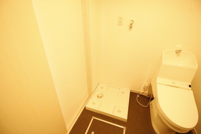 物件内観写真14　(洗濯機置場)