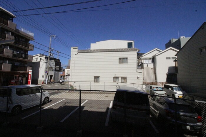 物件内観写真17　(室内からの展望)