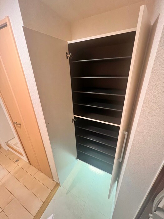 物件内観写真9　(靴箱)