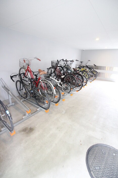 物件外観写真5　(駐輪場)