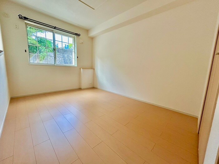 物件内観写真10　(居室)