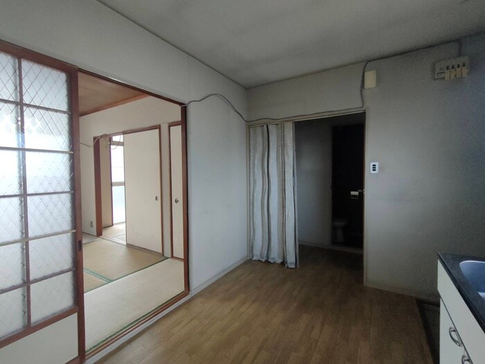 物件内観写真4　(居室)