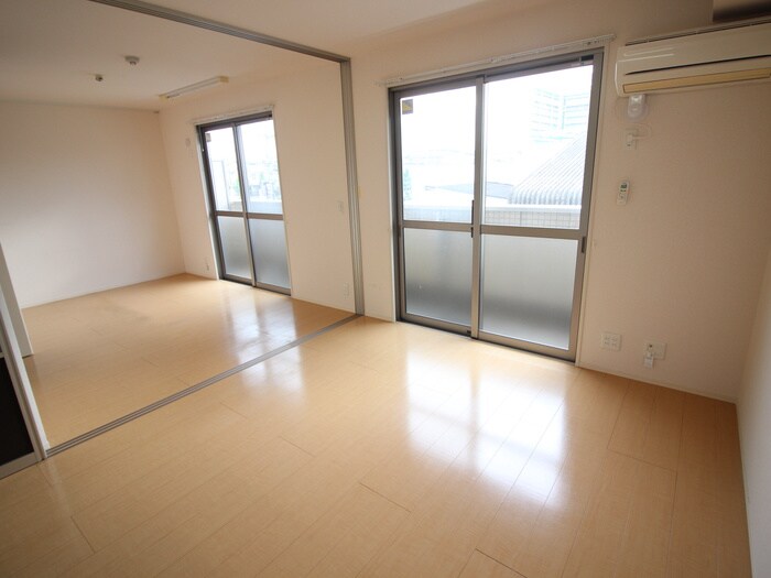 物件内観写真8　(居室)