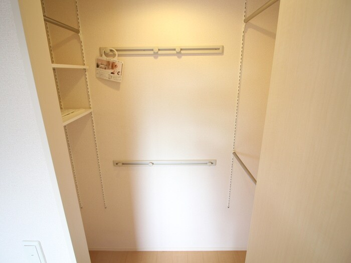 物件内観写真10　(収納)