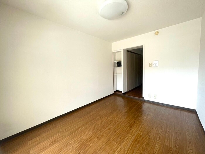 物件内観写真8　(居室)