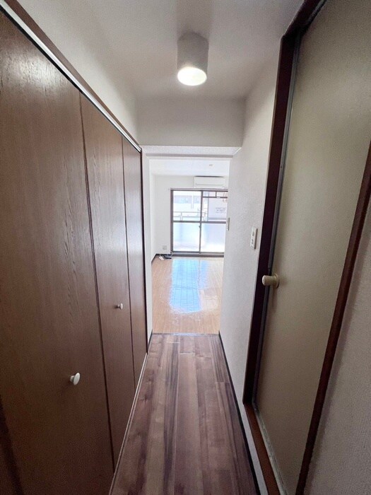 物件内観写真19　(廊下)