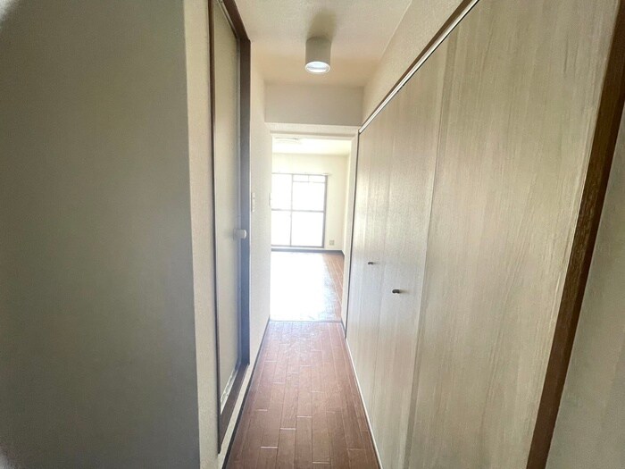 物件内観写真20　(廊下)