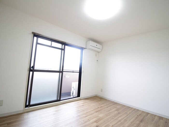 物件内観写真11　(居室)