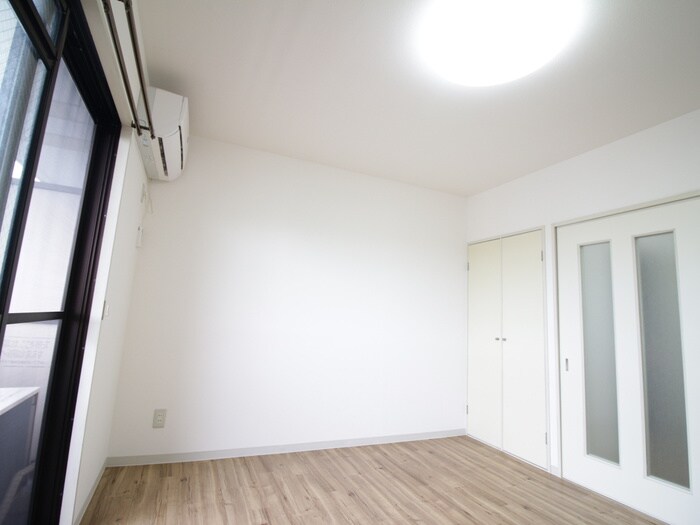 物件内観写真13　(居室)