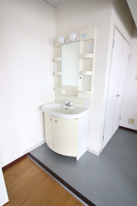 物件内観写真10　(洗面)