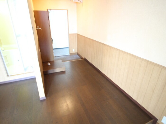 物件内観写真17　(廊下)