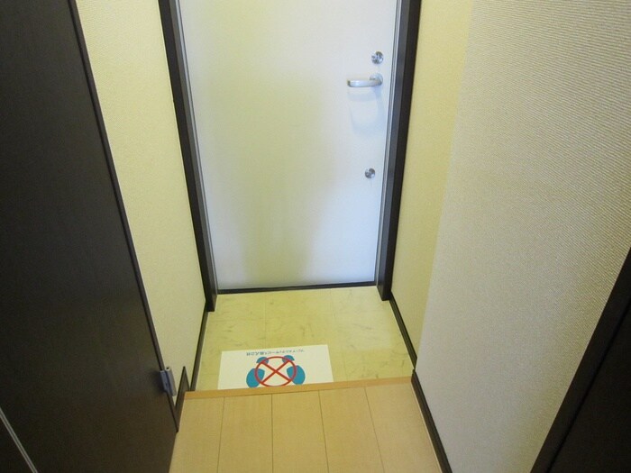 物件内観写真11　(玄関)
