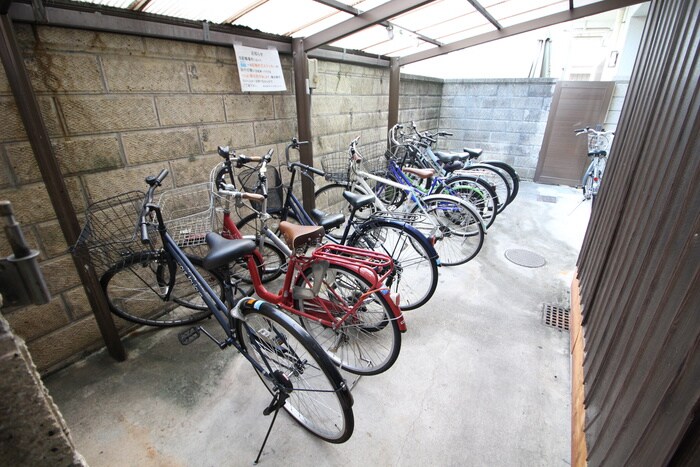 物件外観写真3　(駐輪場)