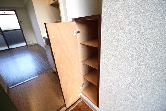 物件内観写真14　(靴箱)