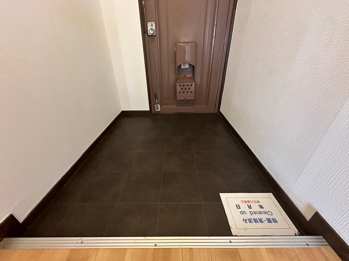 物件内観写真15　(玄関)