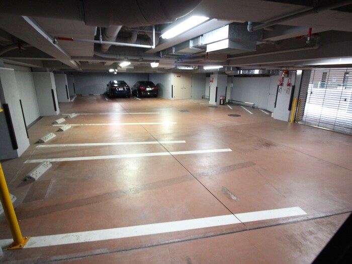 物件外観写真6　(駐車場)