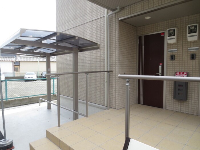 物件外観写真3　(駐輪場)