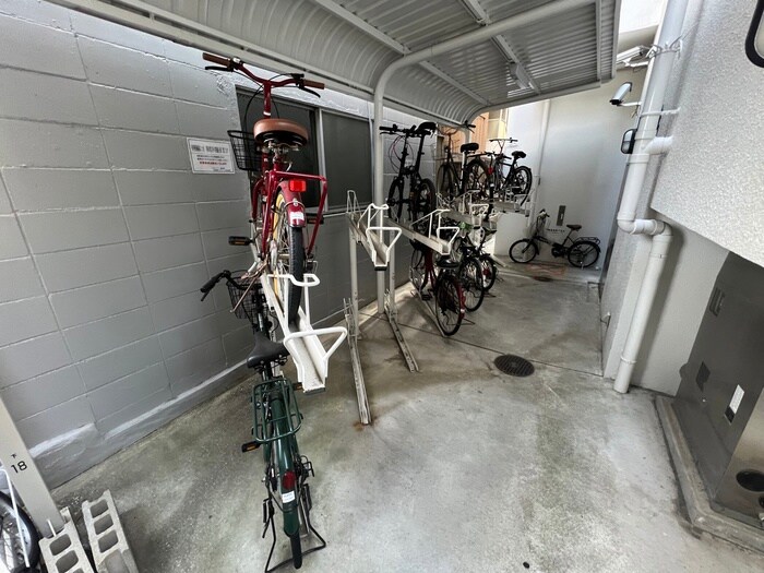 物件外観写真3　(駐輪場)