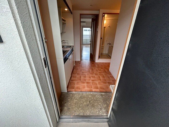 物件内観写真7　(玄関)