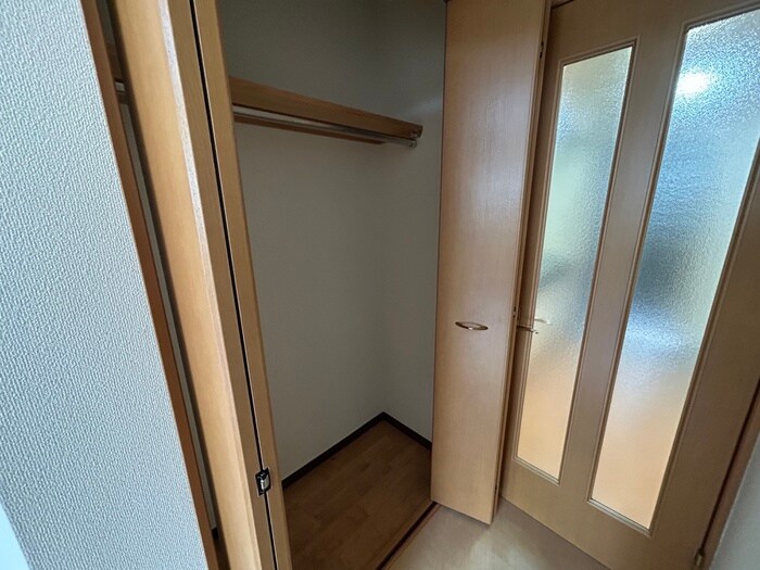 物件内観写真15　(収納)