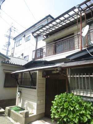 寝屋川市本町貸家外観写真
