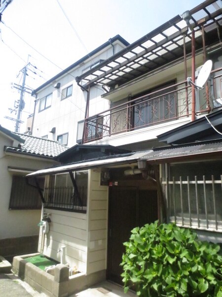 寝屋川市本町貸家外観写真