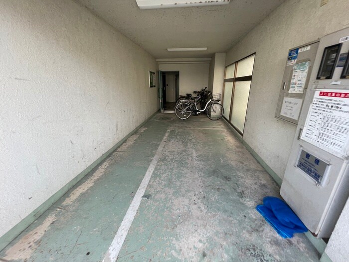 物件外観写真4　(駐輪場)