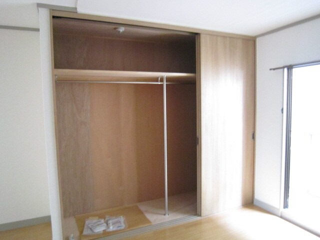 物件内観写真12　(収納)