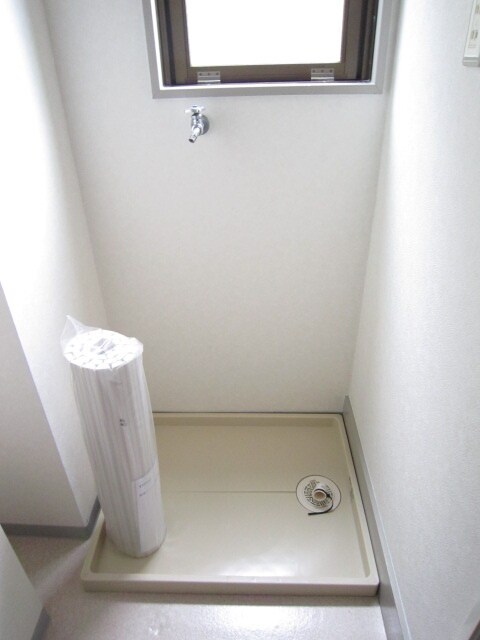 物件内観写真15　(洗濯機置場)