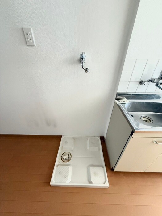 物件内観写真14　(洗濯機置場)