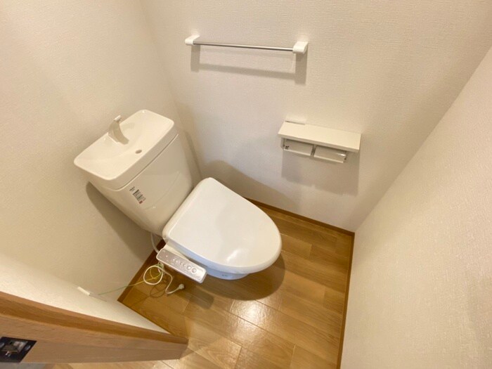 物件内観写真14　(トイレ)