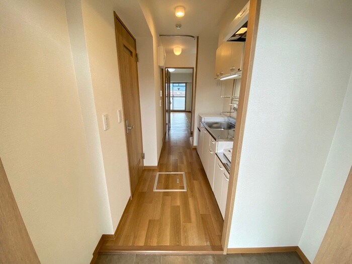 物件内観写真18　(廊下)
