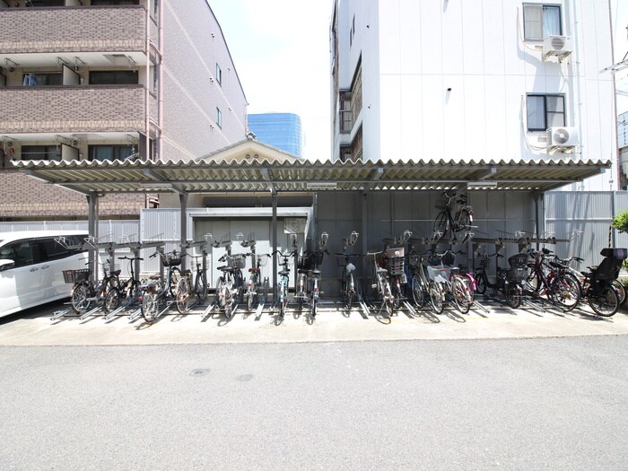 物件外観写真4　(駐輪場)