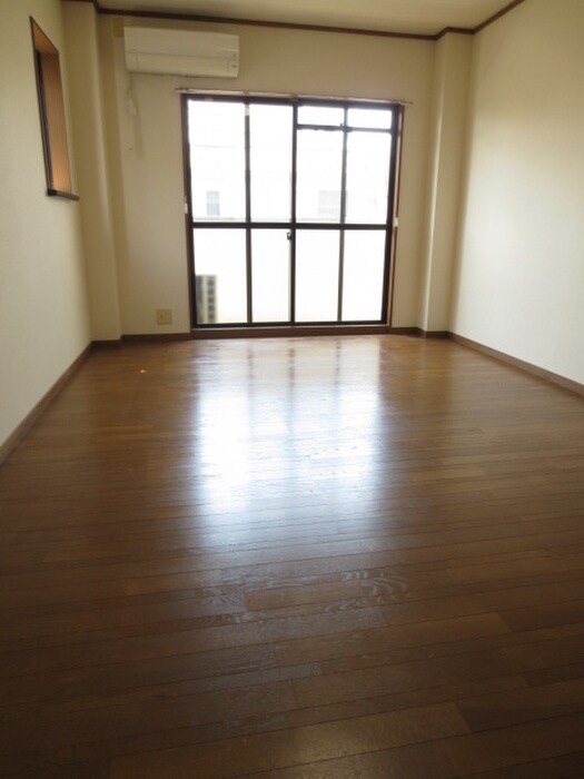 物件内観写真10　(居室)