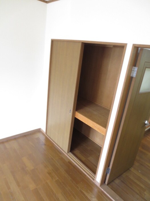 物件内観写真12　(収納)