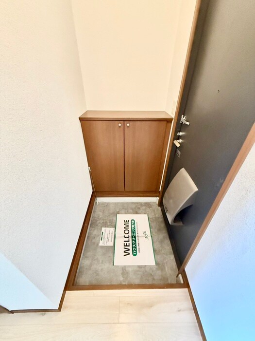 物件内観写真17　(玄関)