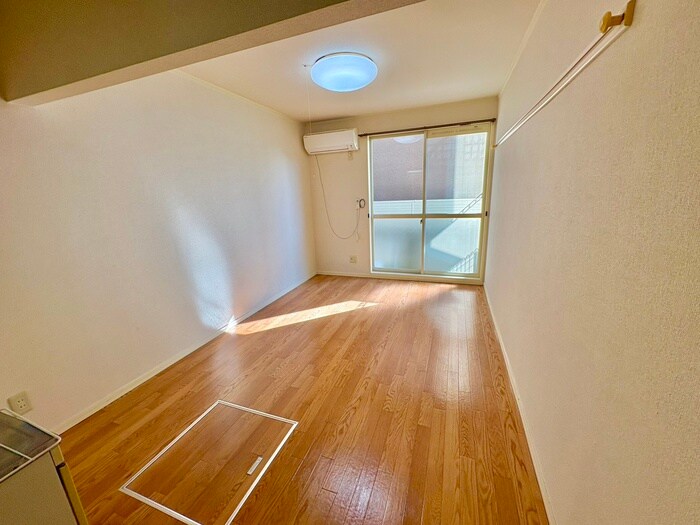 物件内観写真2　(居室)