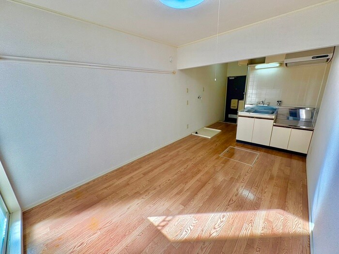 物件内観写真4　(居室)