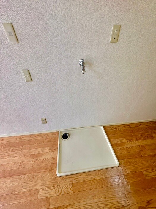 物件内観写真7　(洗濯機置場)