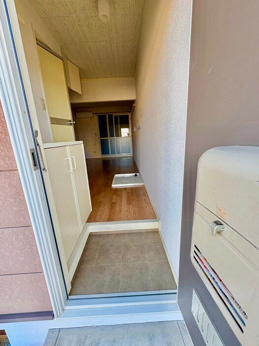 物件内観写真12　(廊下)