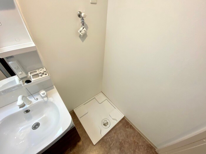 物件内観写真12　(洗濯機置場)