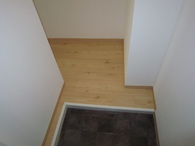 物件内観写真14　(玄関)