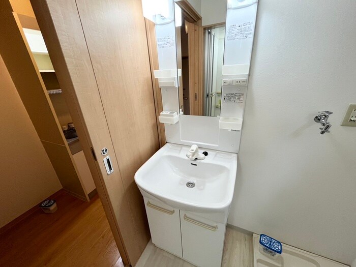 物件内観写真11　(洗面)