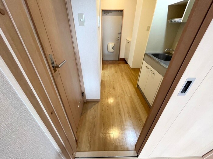 物件内観写真18　(廊下)