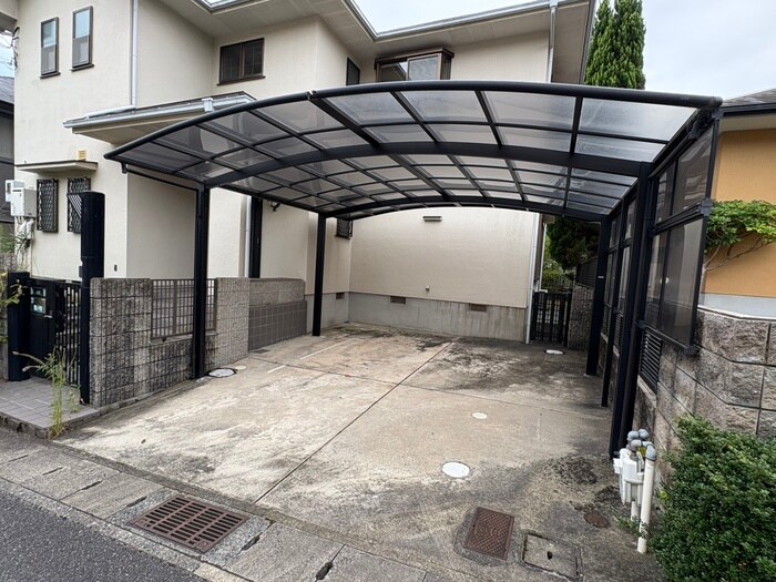 物件外観写真6　(駐車場)